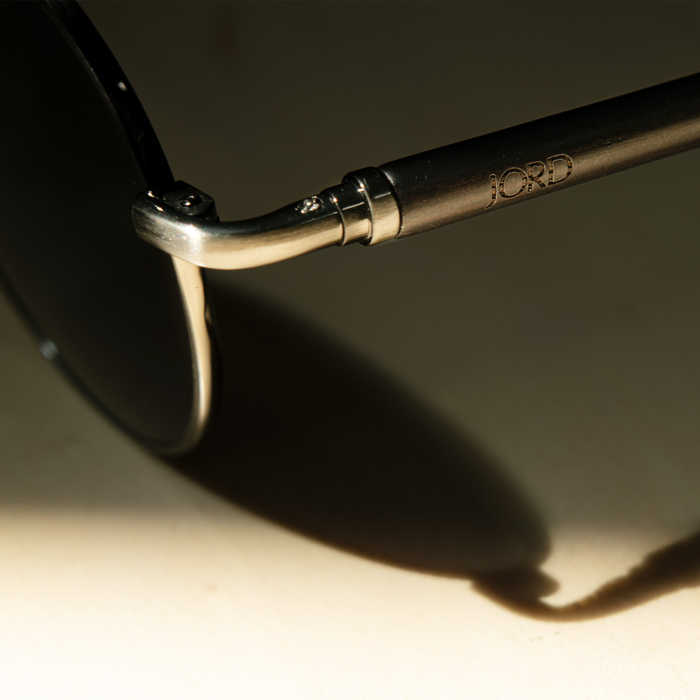 Holly - Ebony & Gunmetal Titanium 2